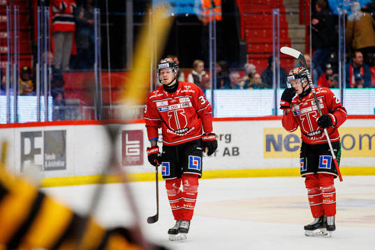 Örebros Christopher Mastomäki och Linus Öberg deppar