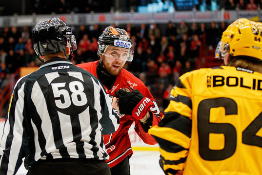 Örebros Robin Kovacs och Skellefteås Jonathan Pudas