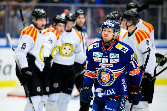 Växjös Emil Forslund deppar