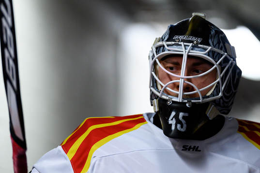 Brynäs målvakt Viktor Andrén före ishockeymatchen i SHL
