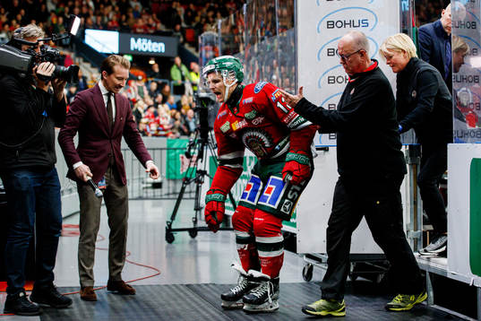 Frölundas Max Friberg blöder från benet