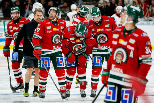 Frölundas Mats Rosseli Olsen lämnar isen