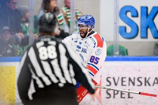 Oskarshamns Daniel Muzito-Bagenda jublar