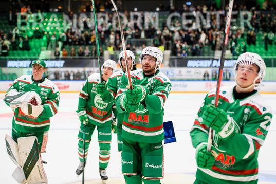 Rögles Mattias Sjögren jublar