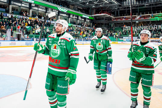 Rögles Mattias Sjögren jublar