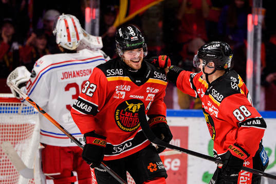 Luleås Oscar Engsund jublar