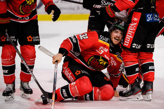 Luleås Oscar Engsund jublar