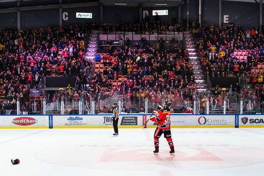 Luleås Oscar Engsund jublar