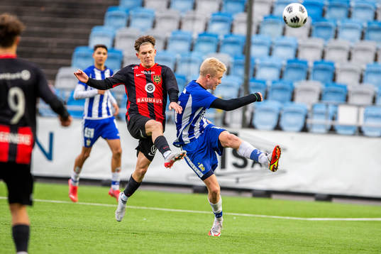 Brommapojkarnas Aaron Rydell och IFK Göteborgs Isak