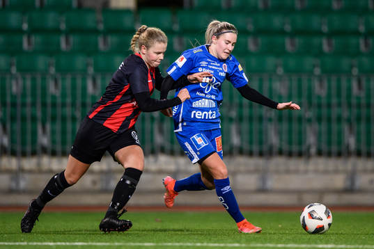 Brommapojkarnas Julia Adebäck och Örebros Wilma Forsberg