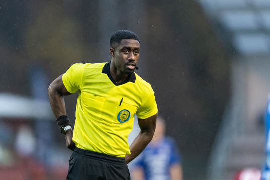 Domare Fredrik Oppong