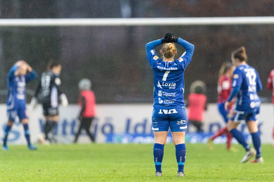 Örebros Sophia Redenstrand deppar