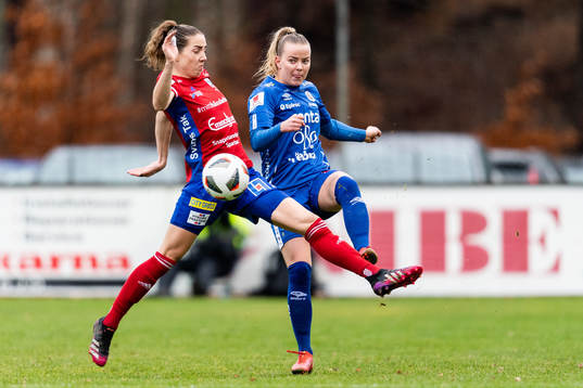 Vittsjös Clara Markstedt och Örebros Jenna Hellstrom