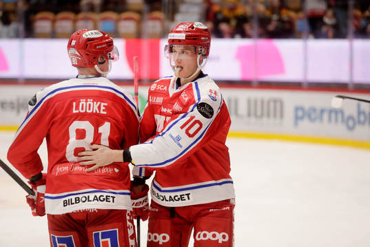 Timrås Jens Lööke och Robin Alvarez jublar