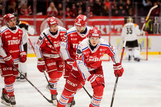 Timrås Sebastian Hartmann jublar