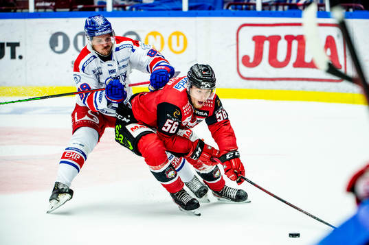 Malmö Redhawks Anton Olsson mot Oskarshamns Patrik