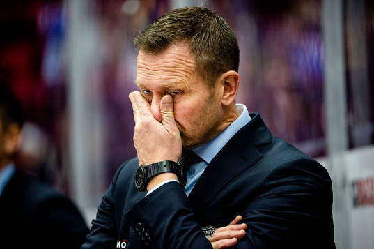 Malmö Redhawks tränare Joakim Fagervall deppar