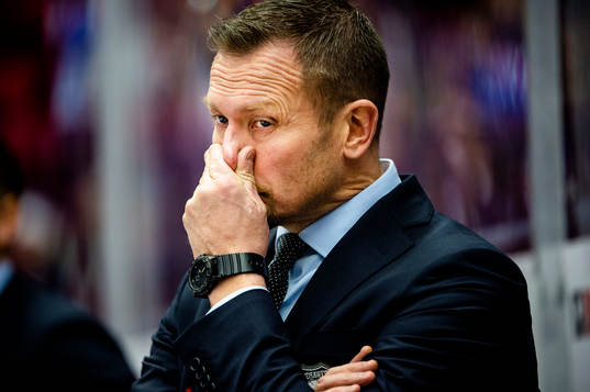 Malmö Redhawks tränare Joakim Fagervall deppar