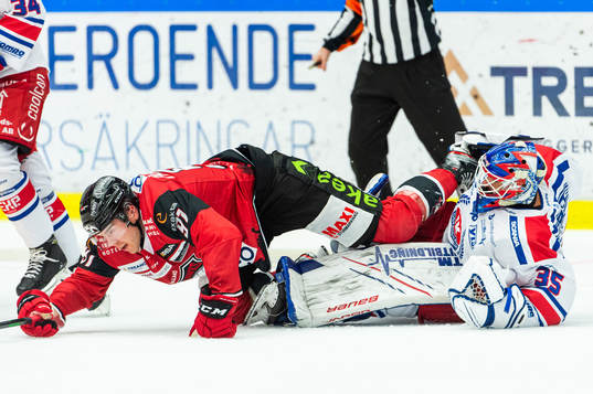Malmö Redhawks Magnus Pääjärvi och Oskarshamns målvakt