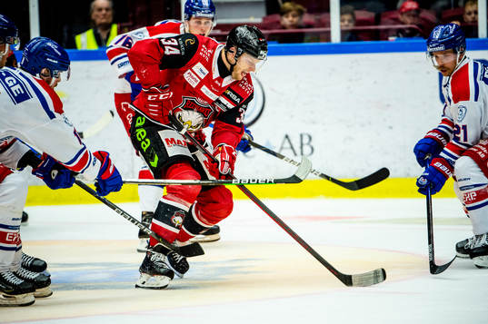Malmö Redhawks Carl Söderberg mot Oskarshamns Joakim