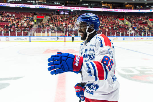 Oskarshamns Daniel Muzito-Bagenda jublar