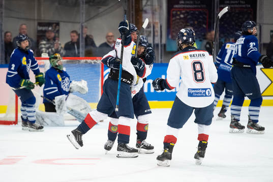 Stockholms Joakim Engholm och Viggo Nordlund jublar