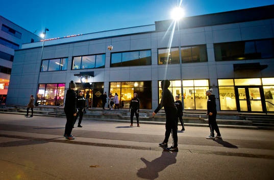 Örebrospelarna värmer upp