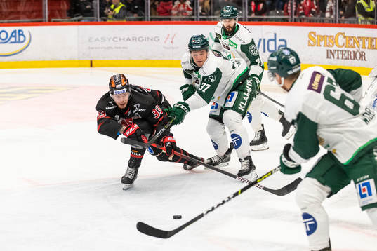 Örebros Christopher Mastomäki och Färjestads Adam Ginning