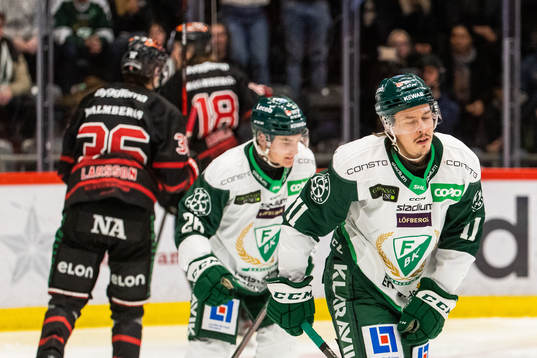 Färjestads Joel Nyström och Joakim Nygård deppar