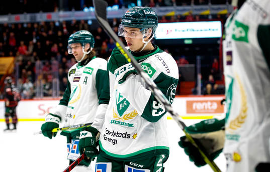 Färjestads Albert Johansson deppar vid 3-2