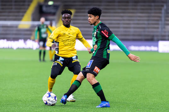 Elfsborgs Emmanuel Boateng och  Varbergs Luke le Roux