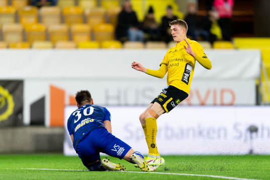 Varbergs målvakt Stojan Lukic och Elfsborgs Alexander