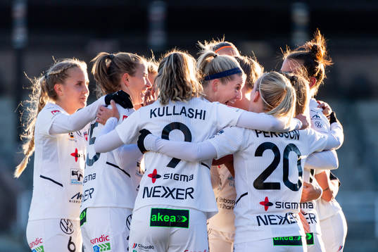 Rosengårds spelare jublar