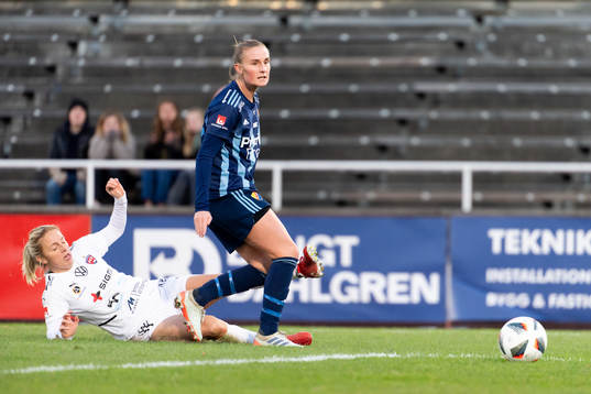 Rosengårds Mimmi Larsson och Djurgårdens Kamilla Karlsen