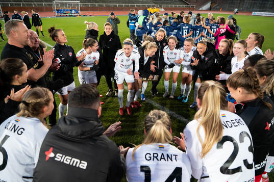 Rosengårds spelare jublar