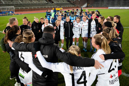 Rosengårds spelare jublar
