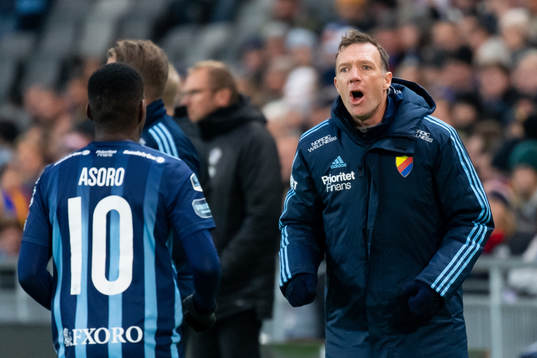 Djurgårdens tränare Kim Bergstrand reagerar