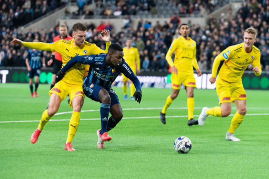 Halmstads Samuel Kroon och  Djurgårdens Albion Ademi