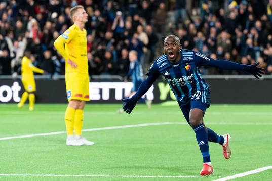 Djurgårdens Edward Chilufya jublar