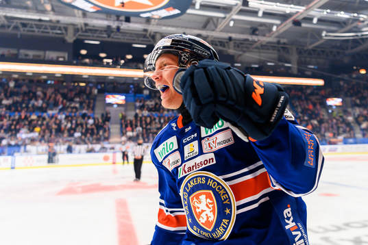 Växjös Richard Gynge jublar