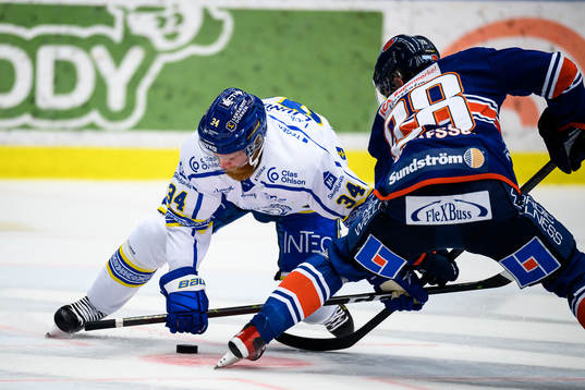 Leksands Daniel Ljunggren tekar mot Växjös Hugo Gustafsson