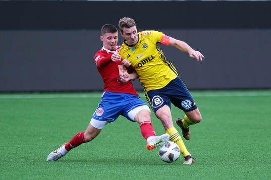 Bläddra bland fler bilder av Fotboll, Div 2 Västra Götaland, Sävedalen - Ängelholm
