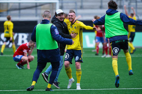 Ängelholm firar avancemanget till Division 1