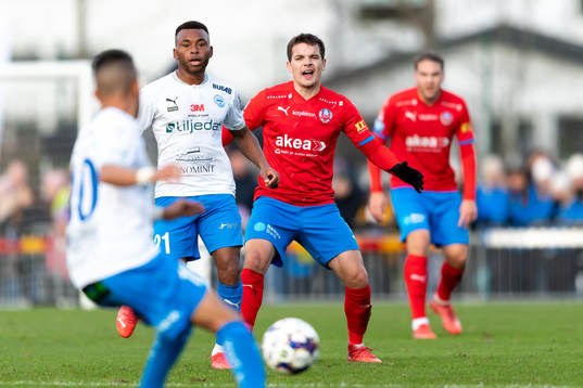 Värnamos Abdussalam Magashy och Helsingborgs Brandur