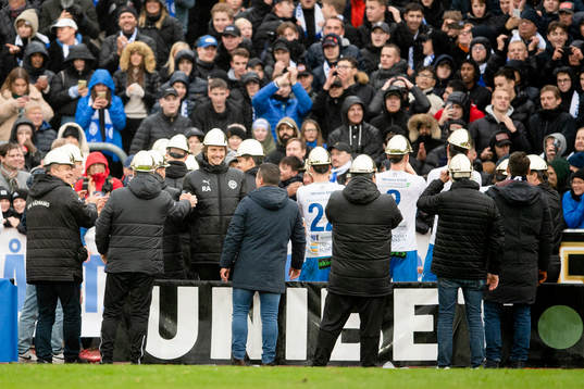 Värnamos spelare tacka publiken