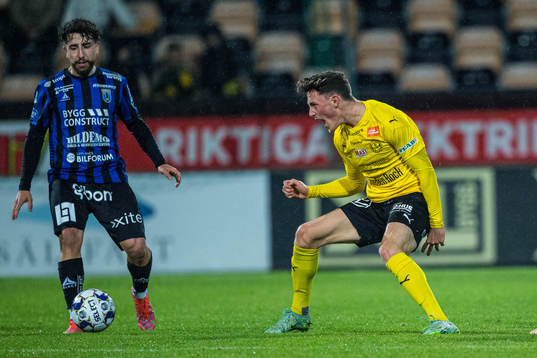 Mjällbys Noah Persson reagerar