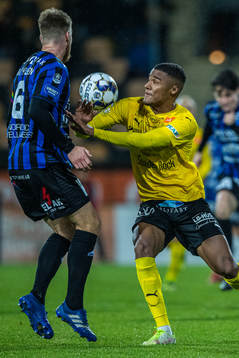 Sirius Marcus Mathisen och Mjällbys Amin Sarr