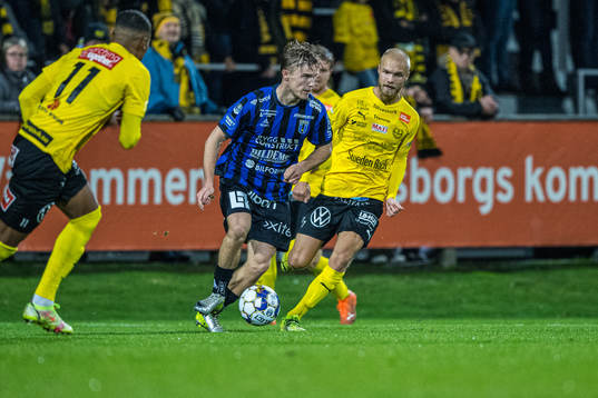 Sirius Jacob Ortmark  och Mjällbys Viktor Gustafson