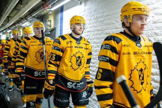 Skellefteås Stefan Loibl innan ishockeymatchen i SHL