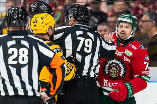Skellefteås Oskar Nilsson och Frölundas Patrik Carlsson i